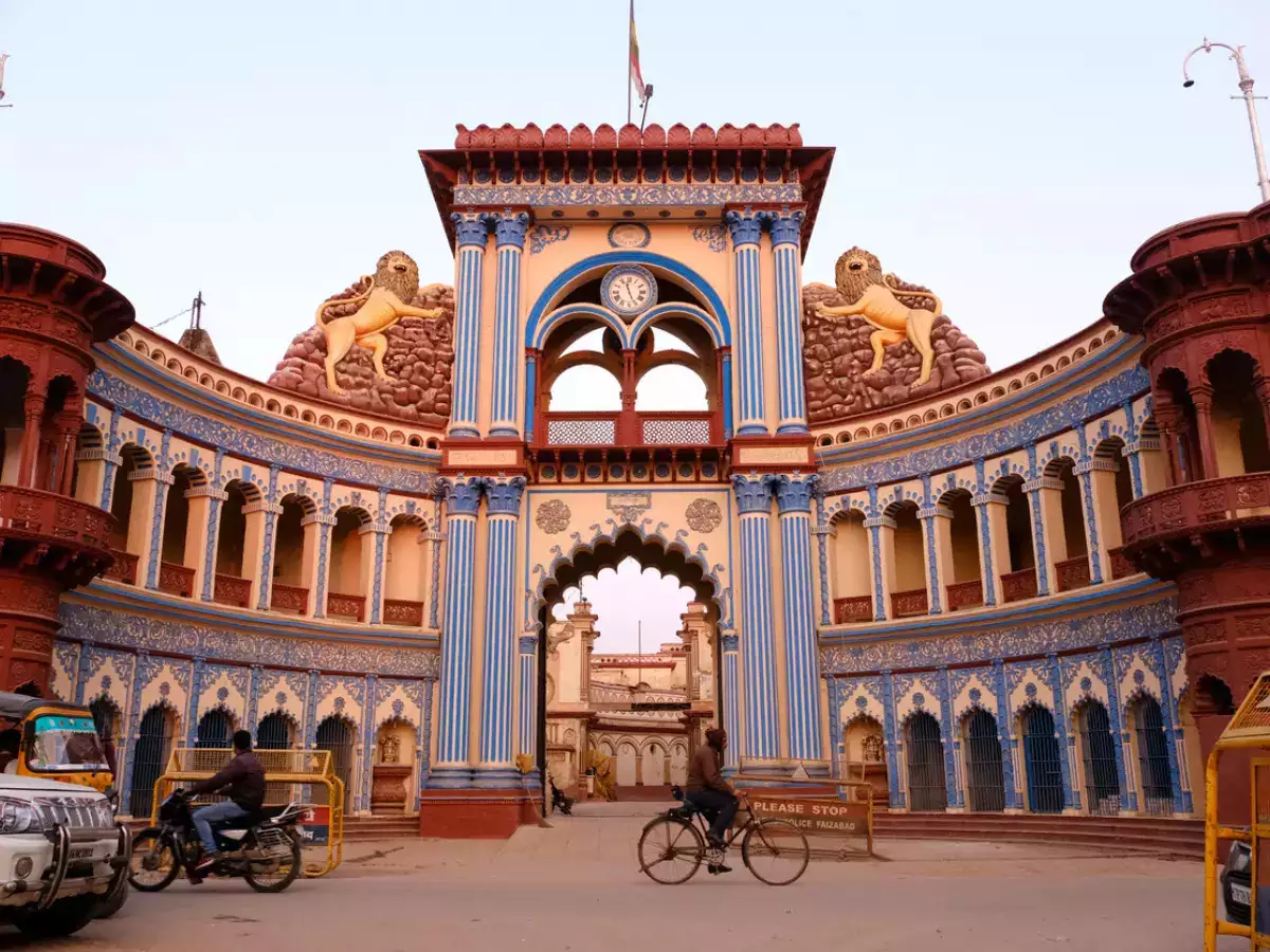 Mathura To Ayodhya Taxi Service